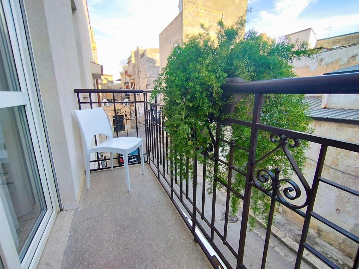 Alcamo Rooms Con Garage Privato Exterior photo