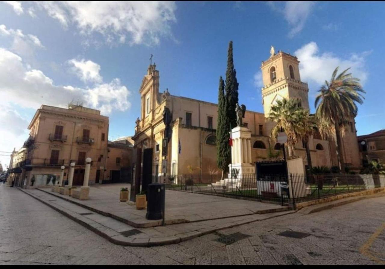 Alcamo Rooms Con Garage Privato Exterior photo