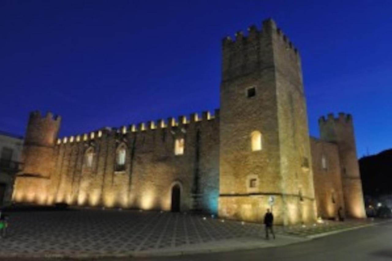 Alcamo Rooms Con Garage Privato Exterior photo